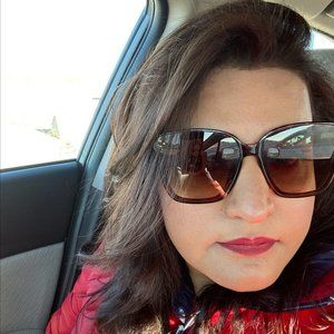 Meet your Posher, Samina